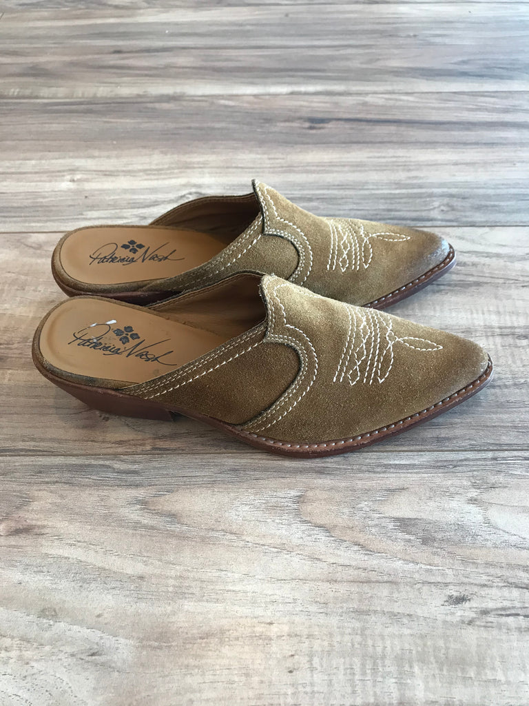 Pre-loved Patricia Nash Mules